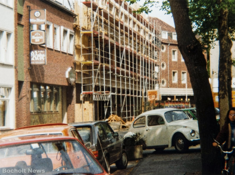 BAU VON C UND A IN DER REBENSTRASSE