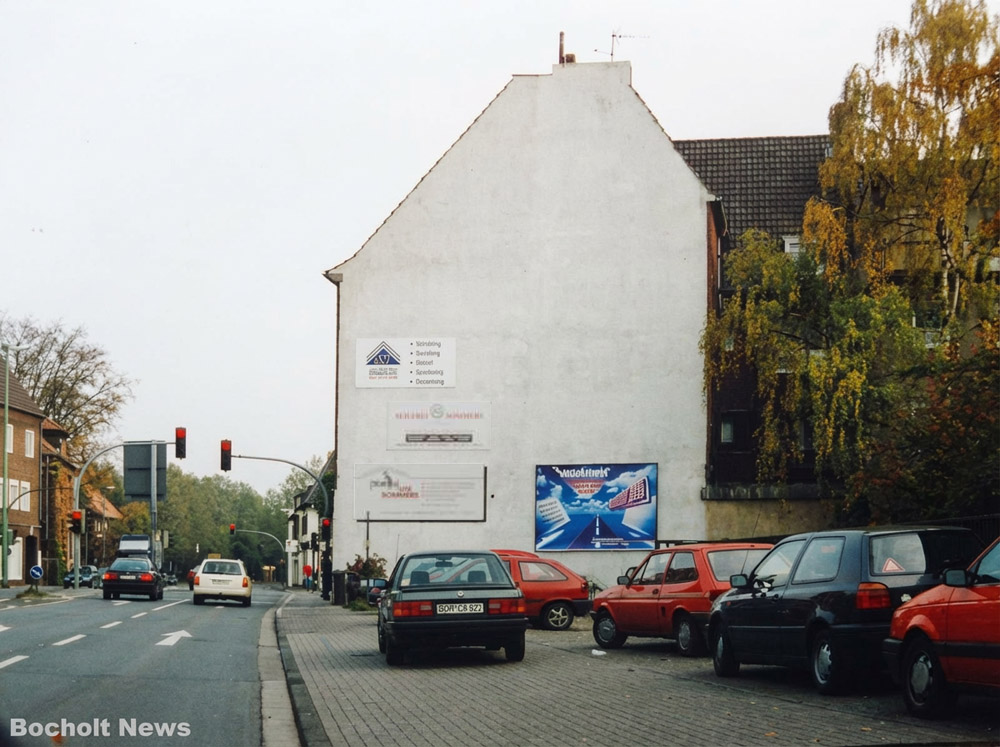 EHEMELIGER KLEINER PARKPLATZ AM NORDWALL