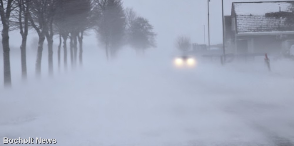 In Den Niederlanden Schneesturm Legt Verkehr Lahm 002