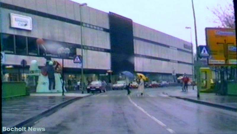 HISTORISCHES FOTO AUS BOCHOLT IM JAHR 1988 KARSTADT VON DER AA BRUECKE AUS FOTOGRAFIERT