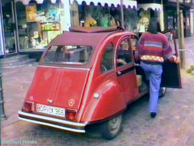 HISTORISCHES FOTO AUS BOCHOLT IM JAHR 1988 KNALLROTE ENTE SANKT GEORG PLATZ