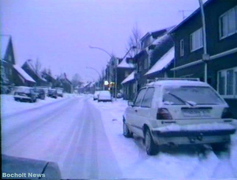 HISTORISCHES FOTO AUS BOCHOLT IM JAHR 1988 BLUECHERSTRASSE IM WINTER ANSICHT 9