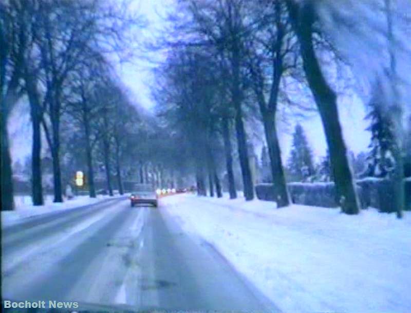 HISTORISCHES FOTO AUS BOCHOLT IM JAHR 1988 DINXPERLOER STRASSE IM WINTER ANSICHT 1