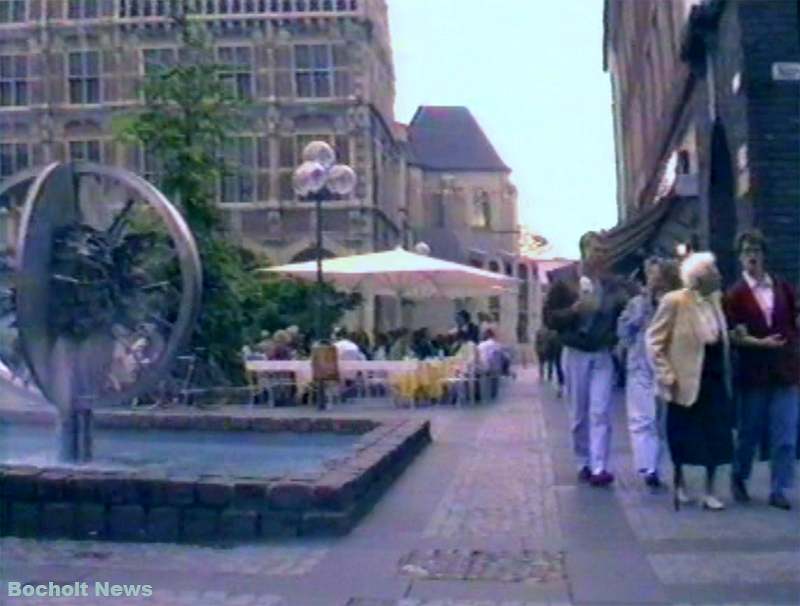 HISTORISCHES FOTO AUS BOCHOLT IM JAHR 1988 AM EUROPABRUNNEN ANSICHT 3