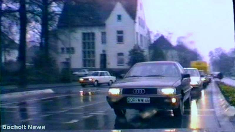 HISTORISCHES FOTO AUS BOCHOLT IM JAHR 1988 AUDI AUF DER CEAG KREUZUNG