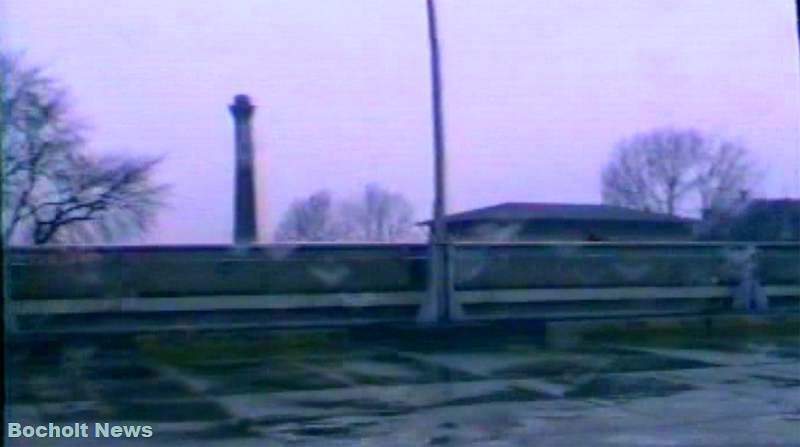 HISTORISCHES FOTO AUS BOCHOLT IM JAHR 1988 AUF DEM OBERSTEN PARKDECK VON KARSTADT ANSICHT 11