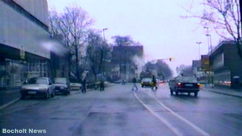 HISTORISCHES FOTO AUS BOCHOLT IM JAHR 1988 ZWISCHEN CAEG GEBAEUDE UND KARSTADT