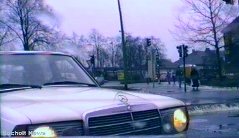 HISTORISCHES FOTO AUS BOCHOLT IM JAHR 1988 MERCEDES OLDTIMER AUF DEM STADTRING