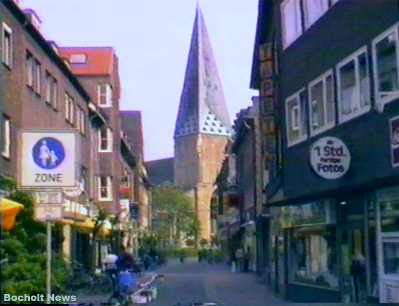 HISTORISCHES FOTO AUS BOCHOLT IM JAHR 1988 RAVARDISTRASSE ALS KNEIPENMEILE