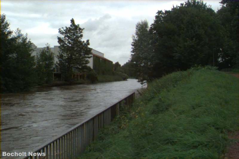 BOCHOLT IM JAHR 1998 FOTO 10 HOCHWASSER