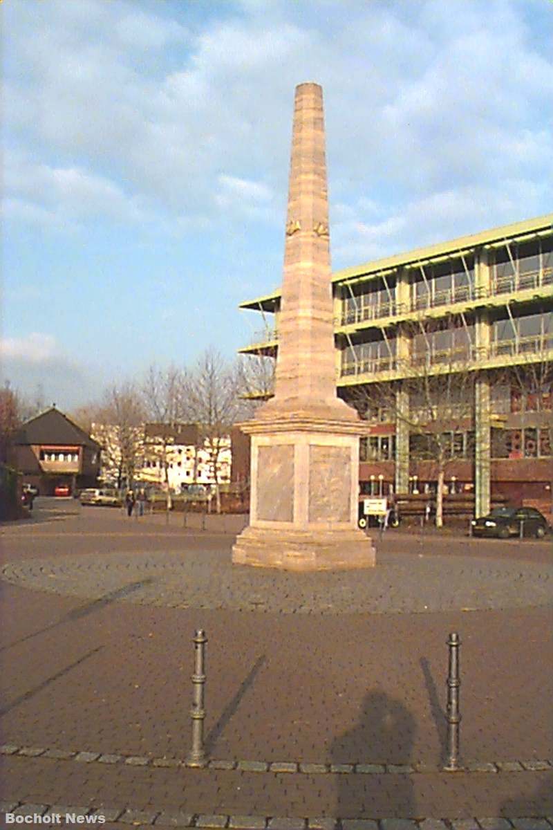 BOCHOLT IM JAHR 1998 FOTO 33 OBELISK BERLINER PLATZ