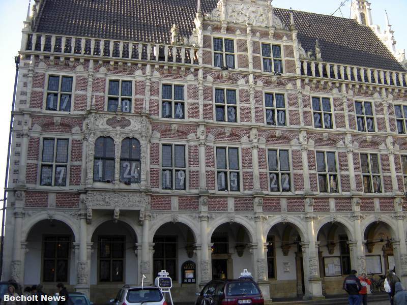 HISTORISCHES RATHAUS 2 IM JAHR 2000