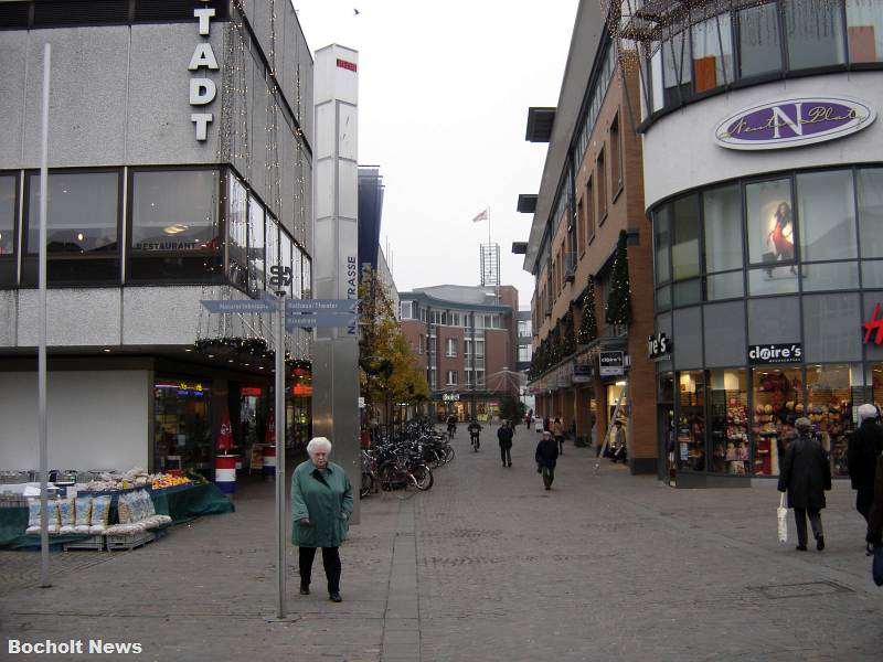 KARSTADT AM NEUTORPLATZ IM JAHR 2000