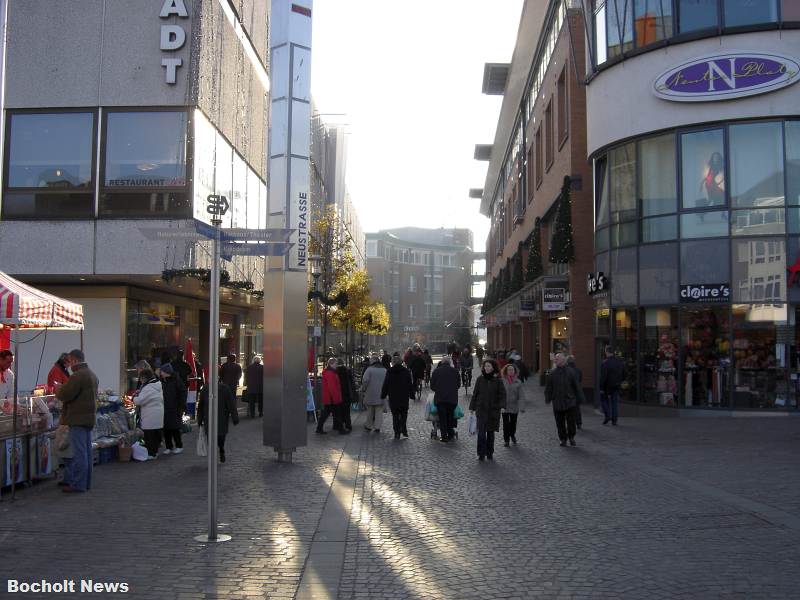 KARSTADT AN DER NEUSTRASSE IM JAHR 2000