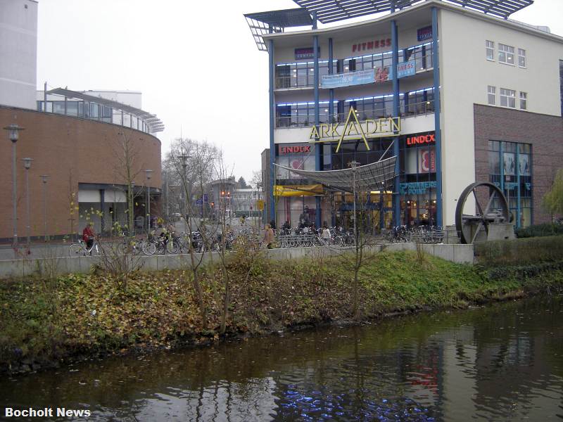 SHOPPING ARKADEN MIT FUCKEPOTT IM JAHR 2000