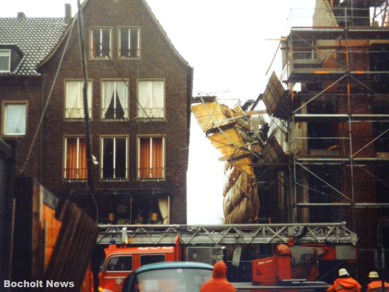 BOCHOLTER ANSICHTEN AUS DEN 80ER JAHREN FOTO 28 STURMSCHADEN BEIM BAU DES CRISPINUSPLATZES