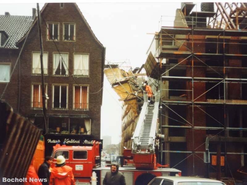 BOCHOLTER ANSICHTEN AUS DEN 80ER JAHREN FOTO 30 STURMSCHADEN BEIM BAU DES CRISPINUSPLATZES