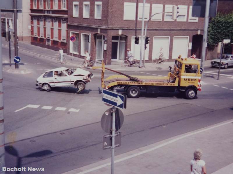 BOCHOLTER ANSICHTEN AUS DEN 80ER JAHREN FOTO 35 ABSCHLEPPER MENK IM EINSATZ