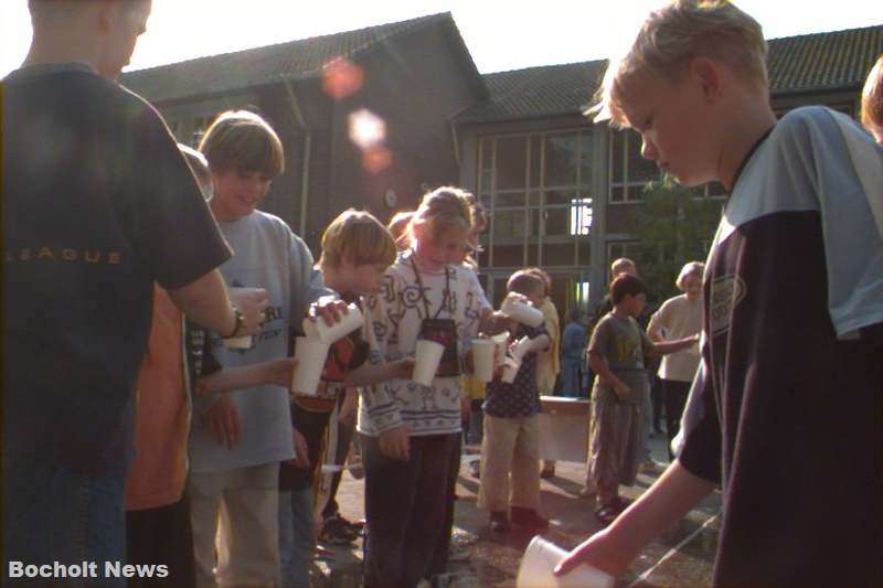 SCHULFEST DER JOSEFSCHULE IN BOCHOLT AUS DEM JAHRE 1998 FOTO 10