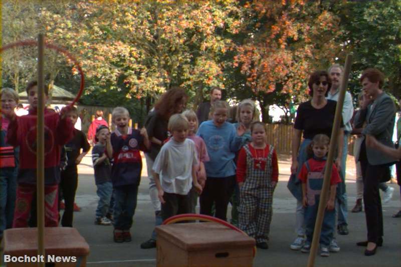 SCHULFEST DER JOSEFSCHULE IN BOCHOLT AUS DEM JAHRE 1998 FOTO 11