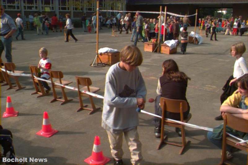 SCHULFEST DER JOSEFSCHULE IN BOCHOLT AUS DEM JAHRE 1998 FOTO 14