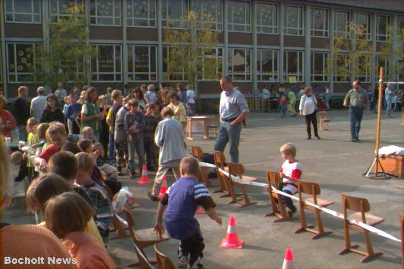 SCHULFEST DER JOSEFSCHULE IN BOCHOLT AUS DEM JAHRE 1998 FOTO 15