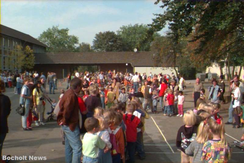 SCHULFEST DER JOSEFSCHULE IN BOCHOLT AUS DEM JAHRE 1998 FOTO 18