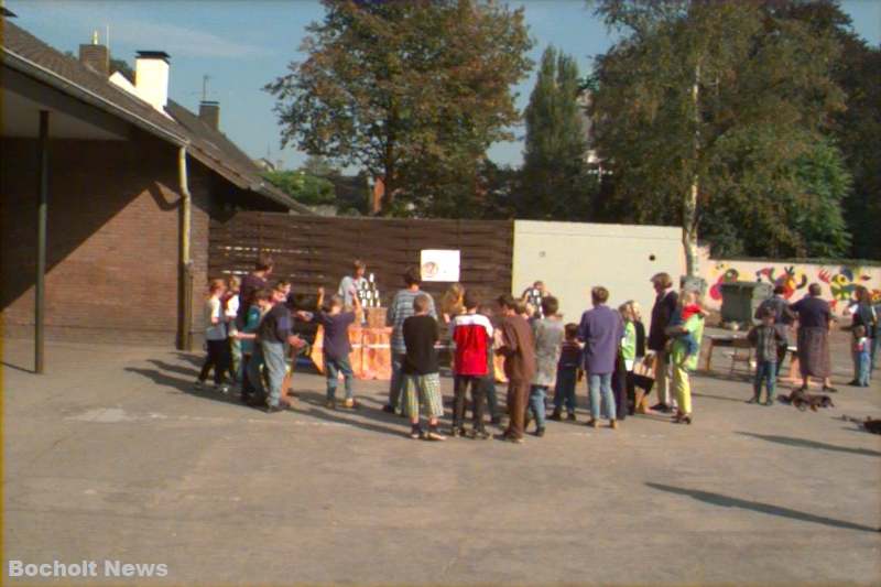 SCHULFEST DER JOSEFSCHULE IN BOCHOLT AUS DEM JAHRE 1998 FOTO 3