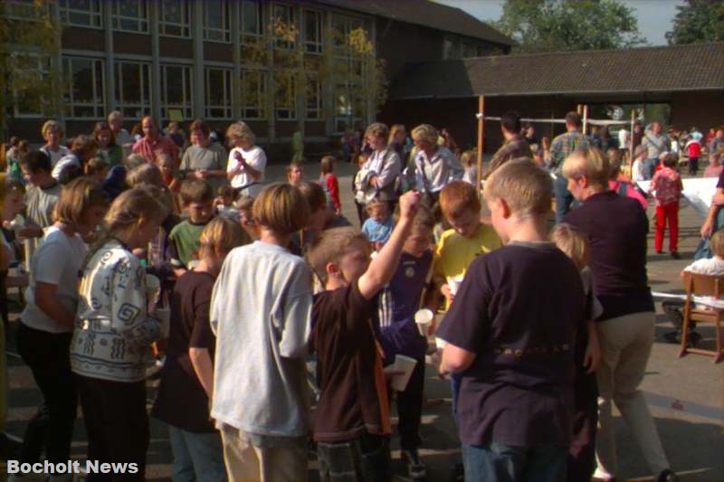 SCHULFEST DER JOSEFSCHULE IN BOCHOLT AUS DEM JAHRE 1998 FOTO 4