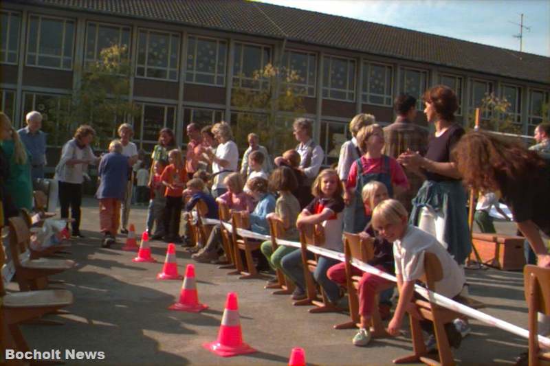 SCHULFEST DER JOSEFSCHULE IN BOCHOLT AUS DEM JAHRE 1998 FOTO 6