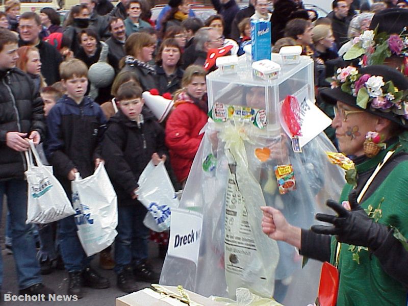 ROSENMONTAGSZUG BOCHOLT IM JAHR 2000 FOTO 17