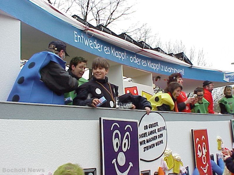 ROSENMONTAGSZUG BOCHOLT IM JAHR 2000 FOTO 66