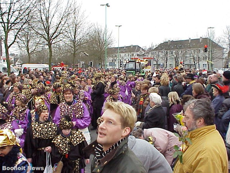 ROSENMONTAGSZUG BOCHOLT IM JAHR 2000 FOTO 69