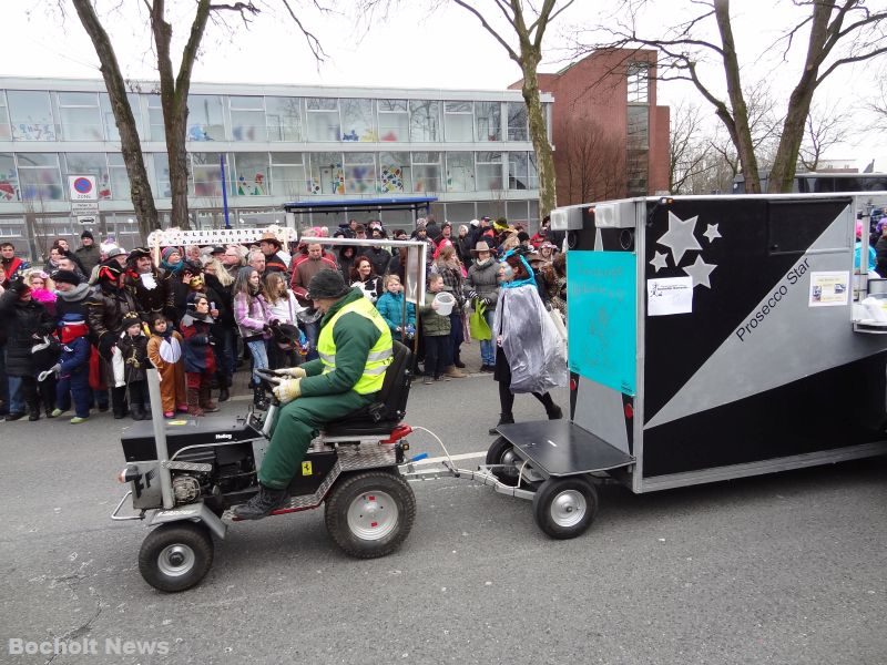 ROSENMONTAGSZUG BOCHOLT IM JAHR 2013 FOTO 11