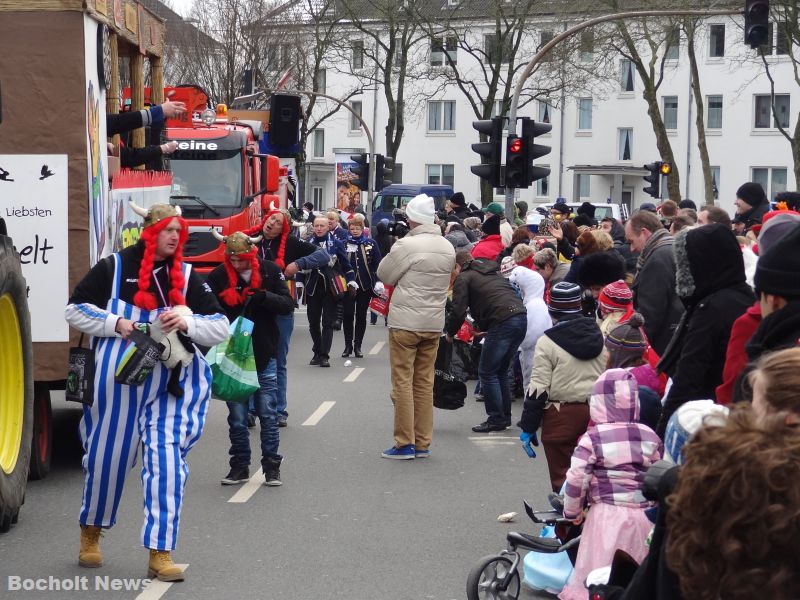 ROSENMONTAGSZUG BOCHOLT IM JAHR 2013 FOTO 9