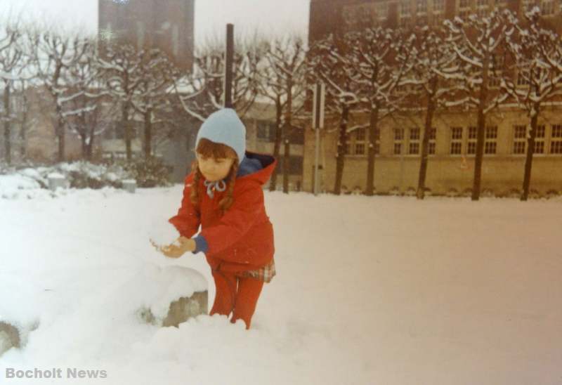 SCHNEEMASSEN IM FEBRUAR 1969 IN BOCHOLT FOTO 1 BENOELKENPLATZ