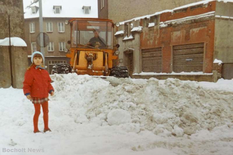 SCHNEEMASSEN IM FEBRUAR 1969 IN BOCHOLT FOTO 6 KREUZUNG NORDWALL NORDSTRASSE